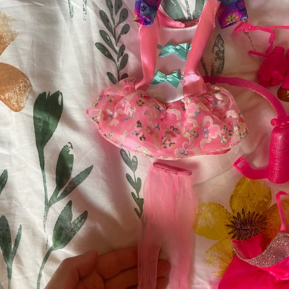 Vintage 1990s Barbie Clothing and Accessory Bundle - Picture 3 of 10